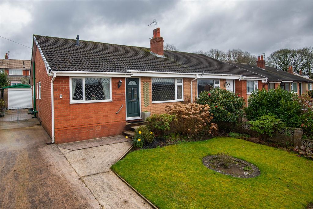 Property photo 1 of 14 Front External