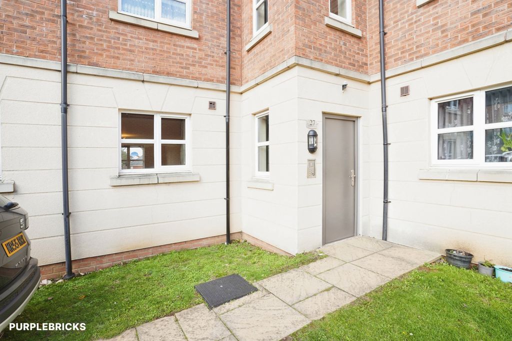 Property photo 2 of 24