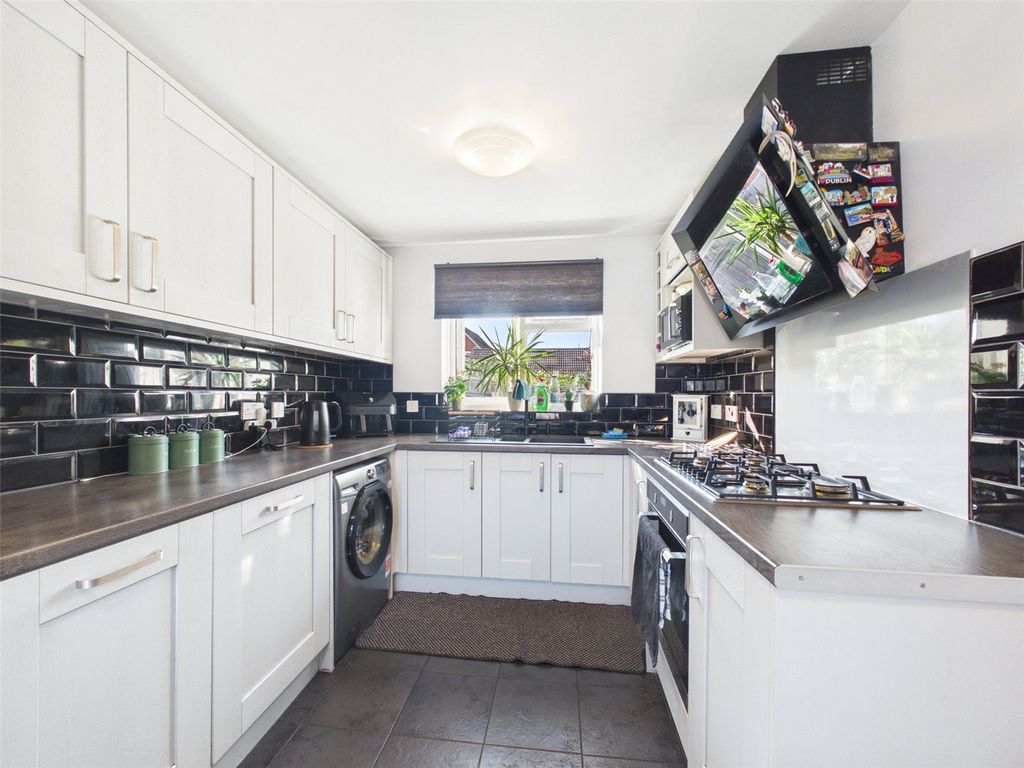 Property photo 2 of 17 Picture No. 08