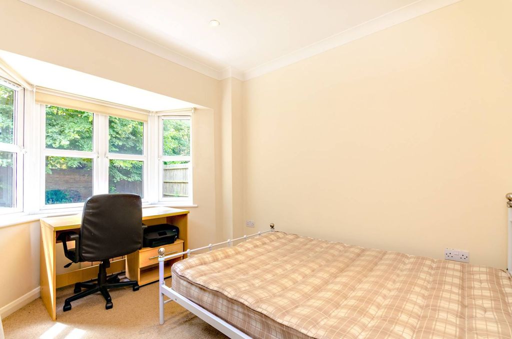 Property photo 3 of 8