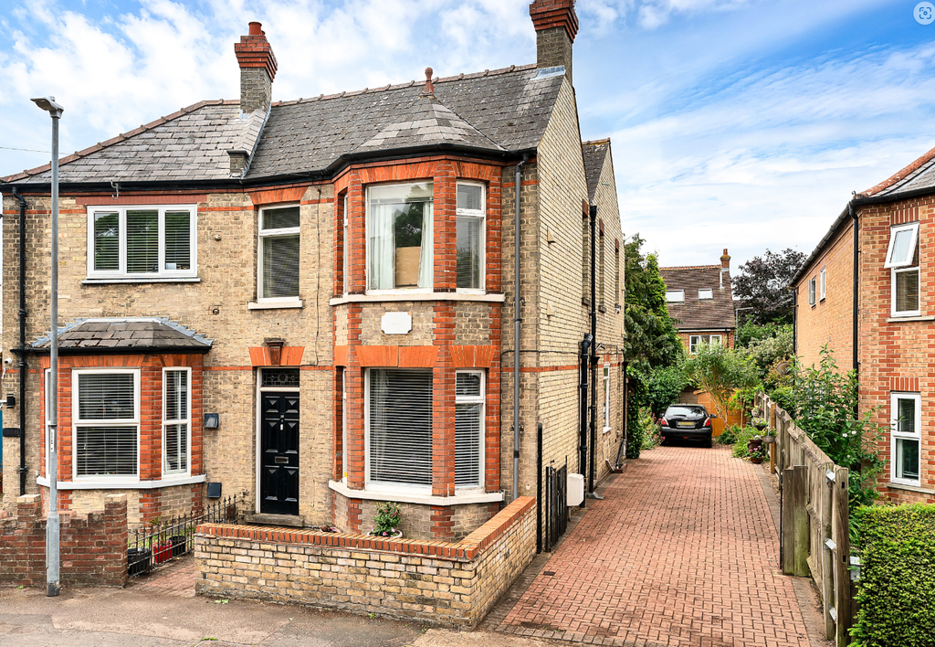 Property photo 1 of 18 16 St Andrews