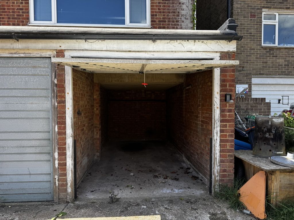 Property photo 2 of 4