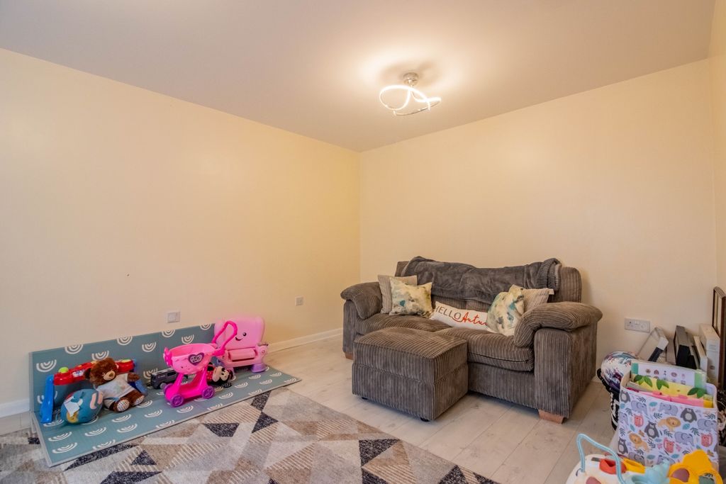 Property photo 3 of 21 E-26