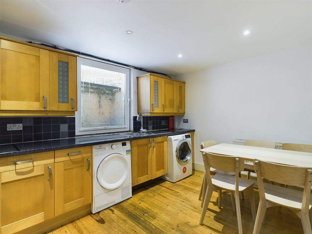 Property photo 2 of 14 Cam02534G0-Pr0431-Still007.Jpg