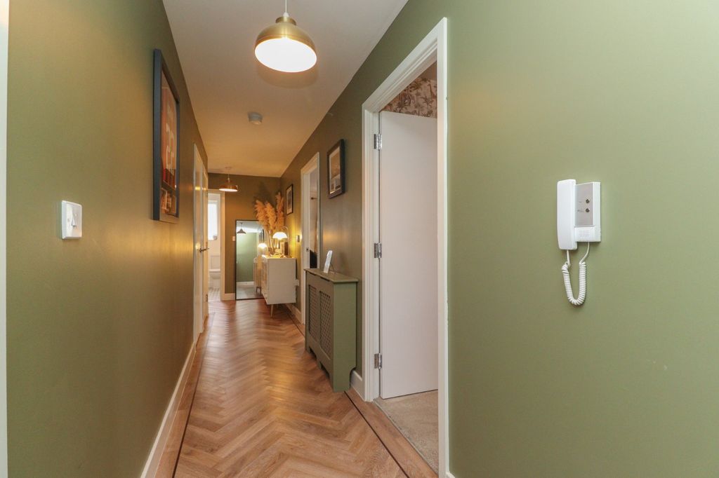 Property photo 3 of 14 Picture 3