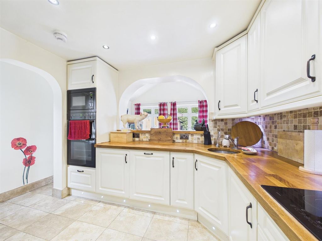 Property photo 3 of 22