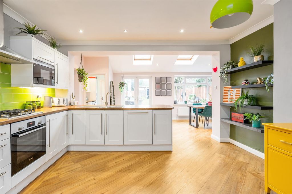 Property photo 2 of 15 22 Newlands Road_6.Jpg