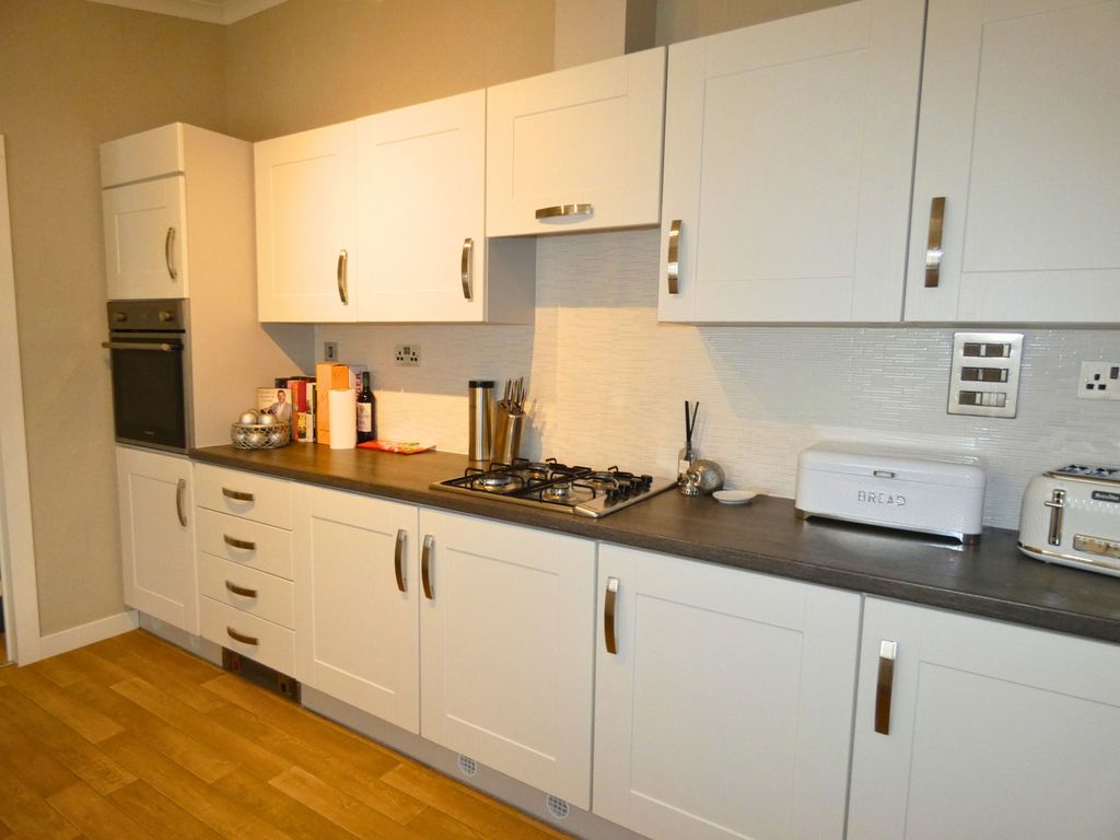 Property photo 2 of 7 Kitchen