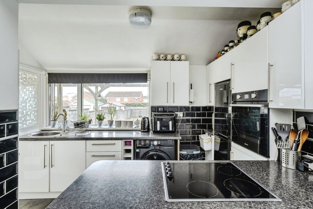 Property photo 3 of 20 Pbox-Img.Jpg