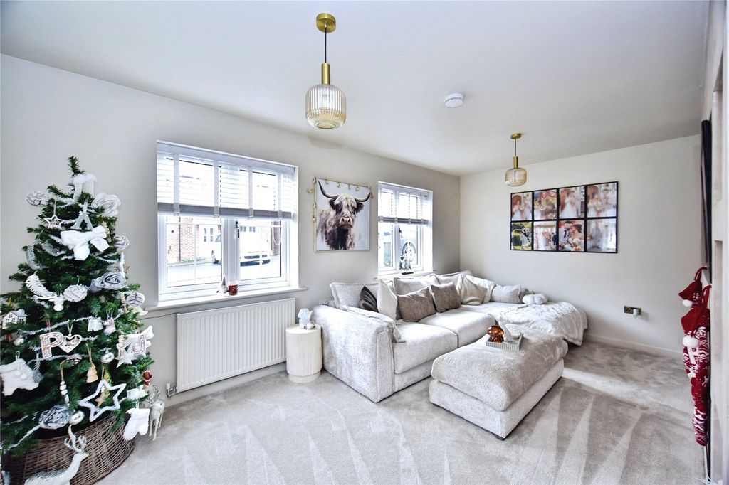 Property photo 3 of 16 Picture No. 12