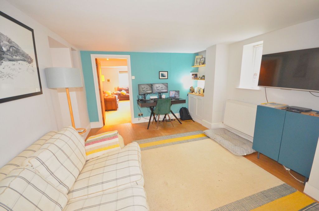 Property photo 3 of 37
