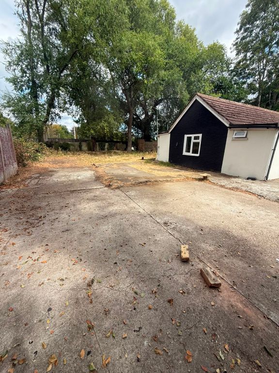 Property photo 2 of 20