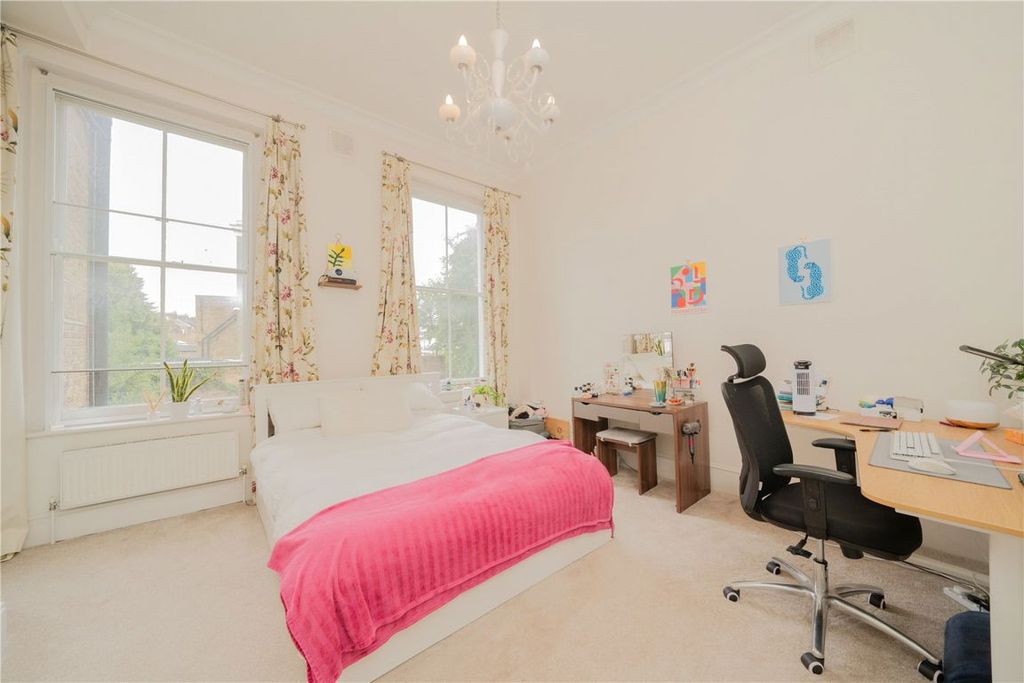 Property photo 2 of 8