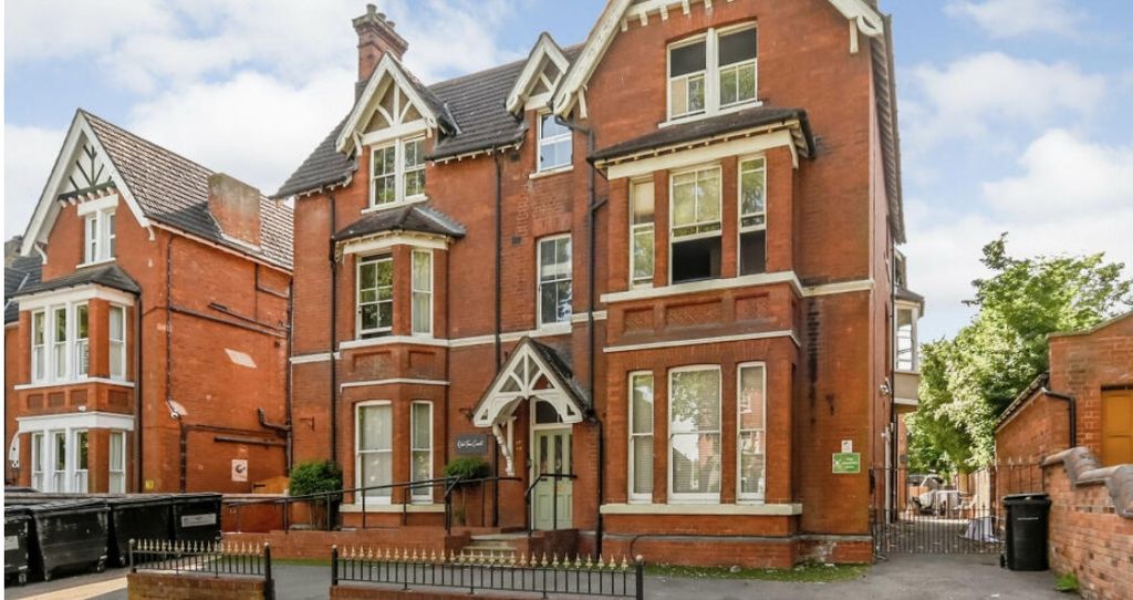 Property photo 1 of 5