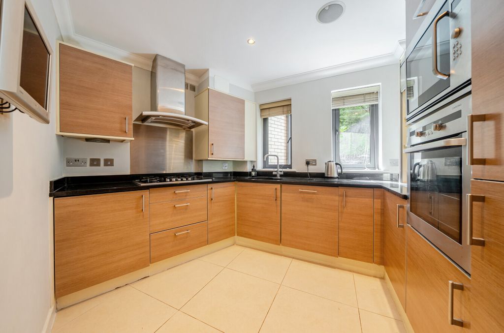 Property photo 2 of 18 1480376-2-6A3447c...