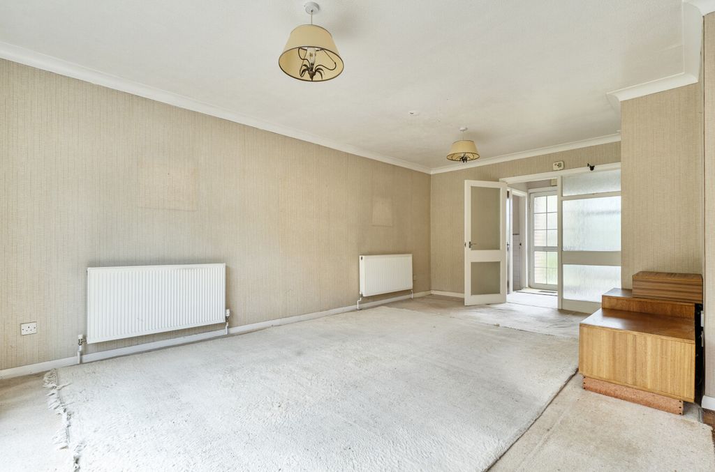 Property photo 3 of 14 1437344-11-69d7B9...