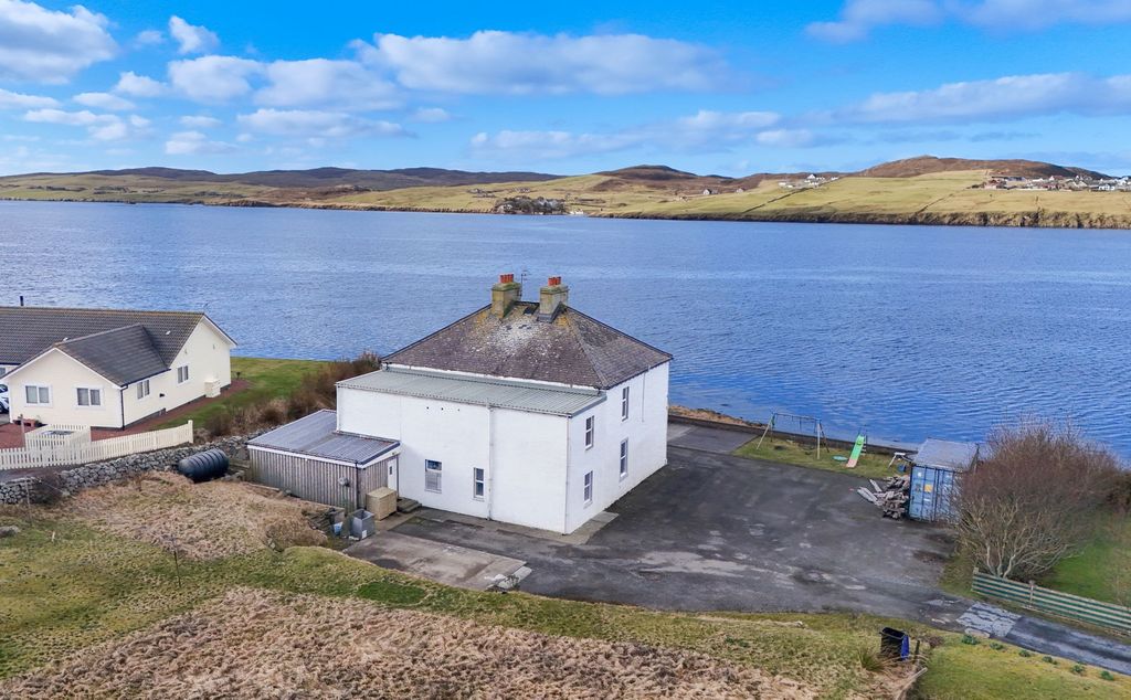 Property photo 2 of 62