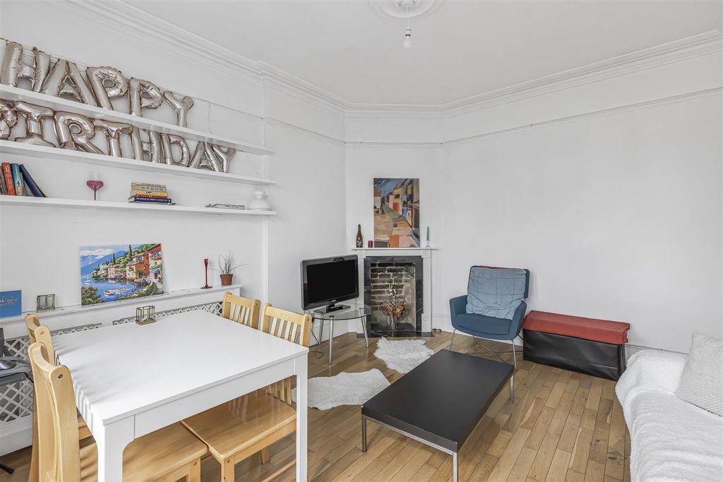 Property photo 3 of 15 Albert_Palace_Mansions-2.Jpg