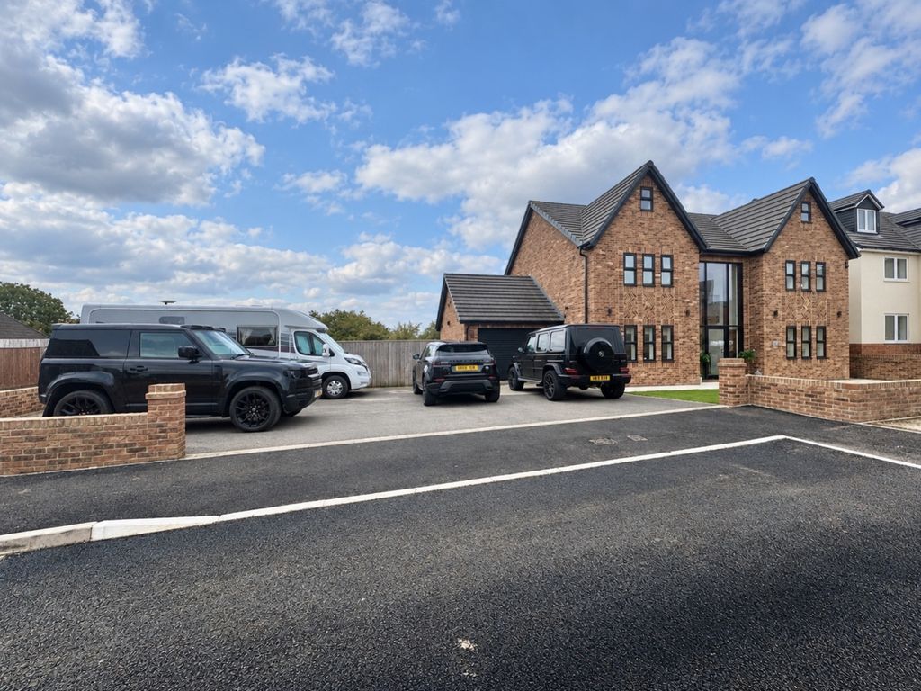 Property photo 2 of 62 10Fb25C4-692F-4840-A1D6-55F8CD941162