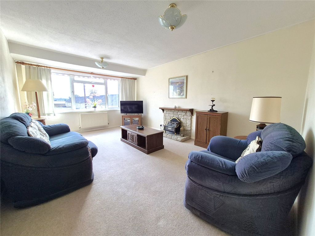 Property photo 2 of 8 Picture No. 27