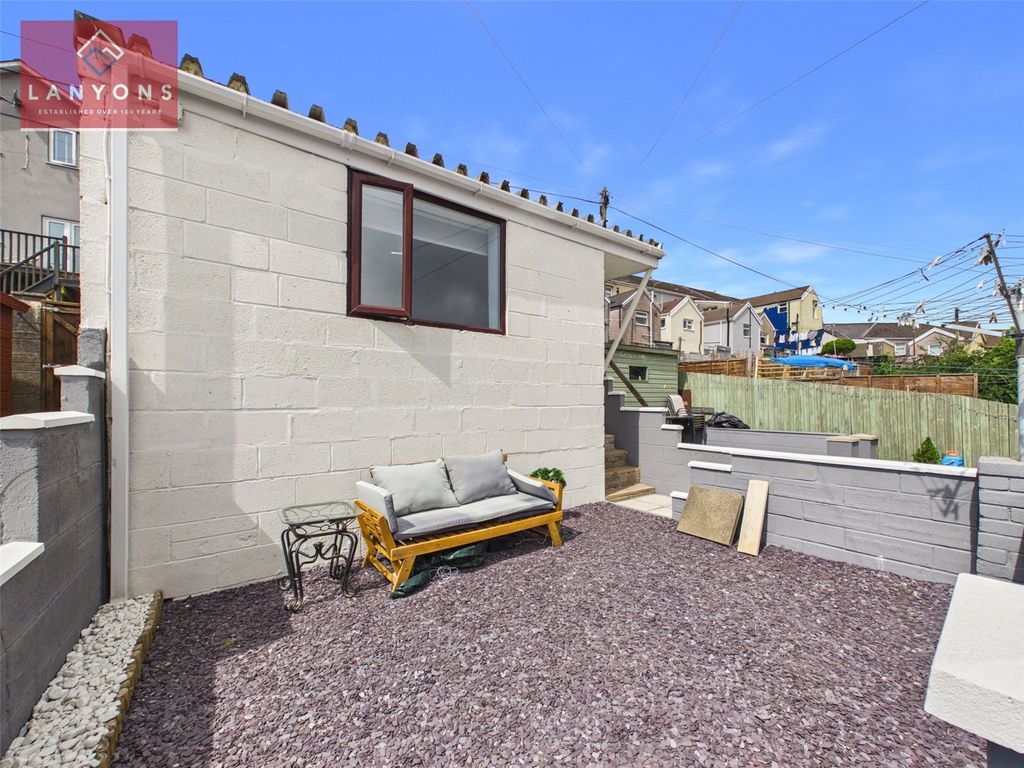 Property photo 2 of 16 Picture No. 25