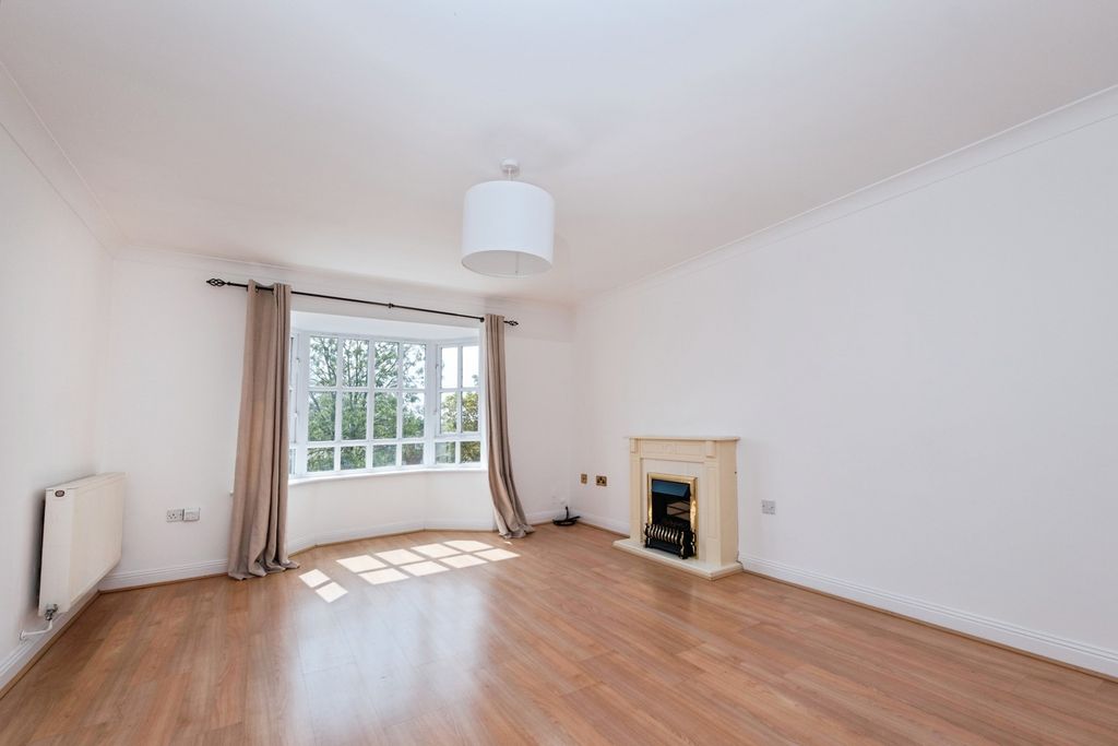Property photo 2 of 20 Pbox-Img.Jpg