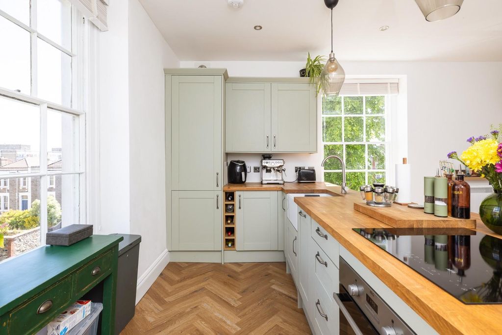 Property photo 3 of 20 Char9020.Jpg