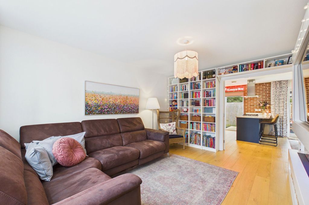 Property photo 2 of 30