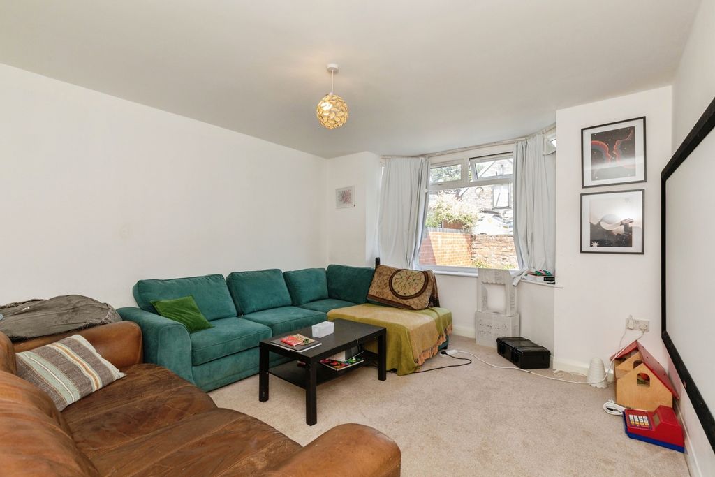 Property photo 3 of 20 Pbox-Img.Jpg