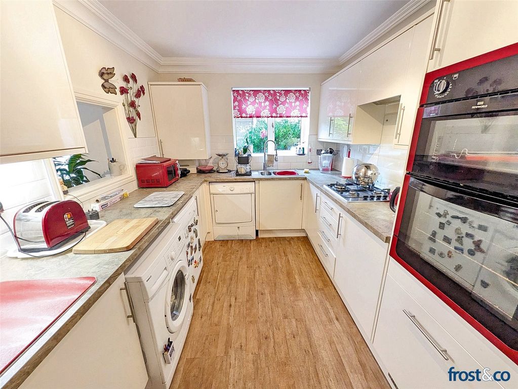 Property photo 2 of 12 Kitchen