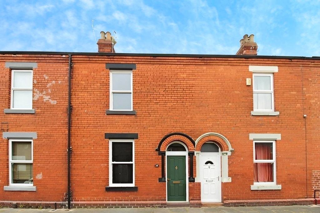 Property photo 1 of 12 External