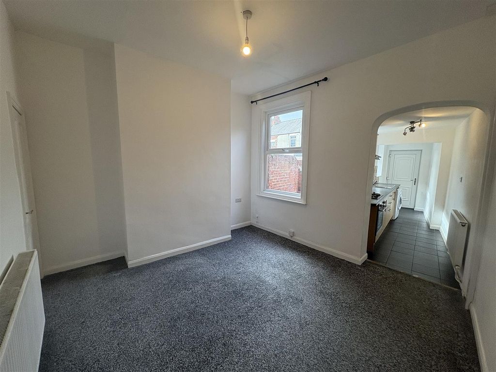 Property photo 3 of 8 Dining Room