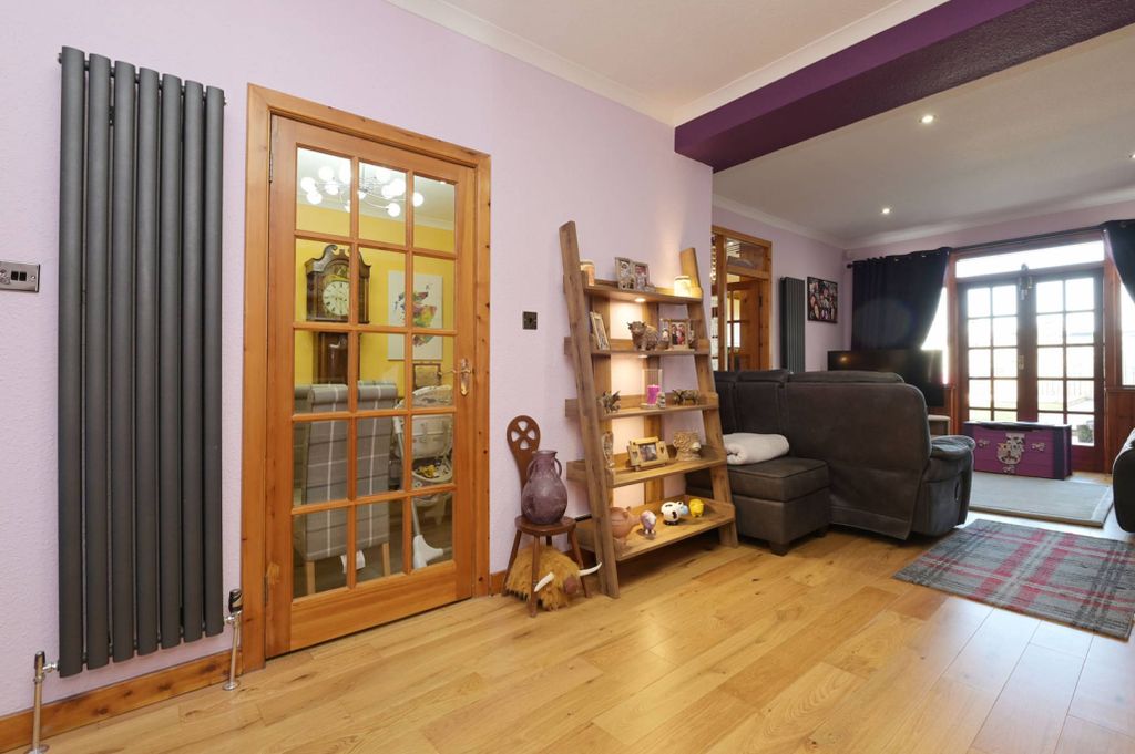 Property photo 3 of 23