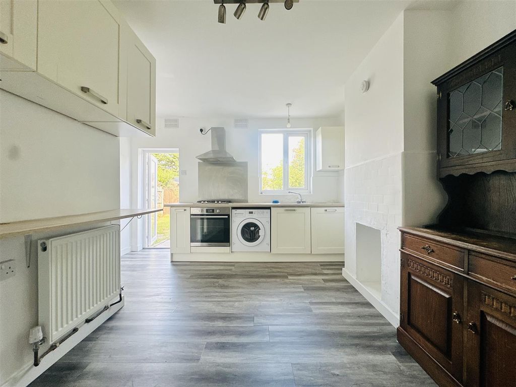 Property photo 3 of 14 Kitchen / Diner