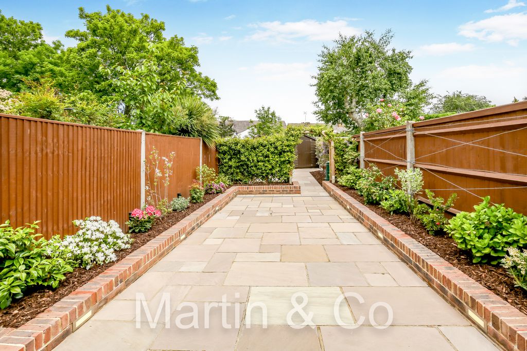 Property photo 2 of 22