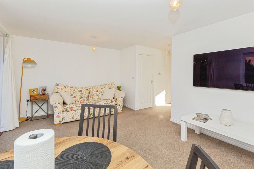 Property photo 2 of 16 Photo