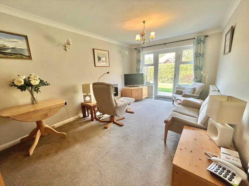 Property photo 3 of 18 Living Room