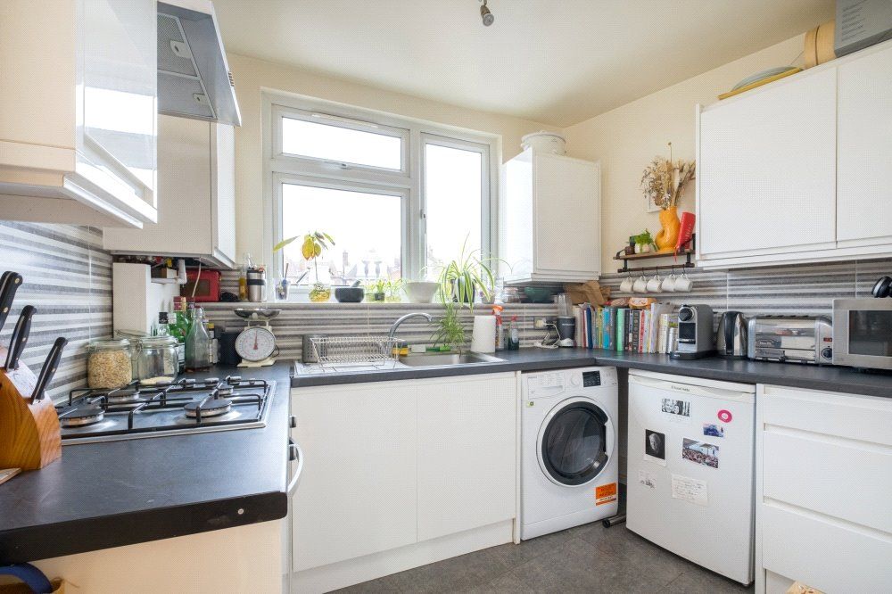 Property photo 2 of 5 Picture No. 11