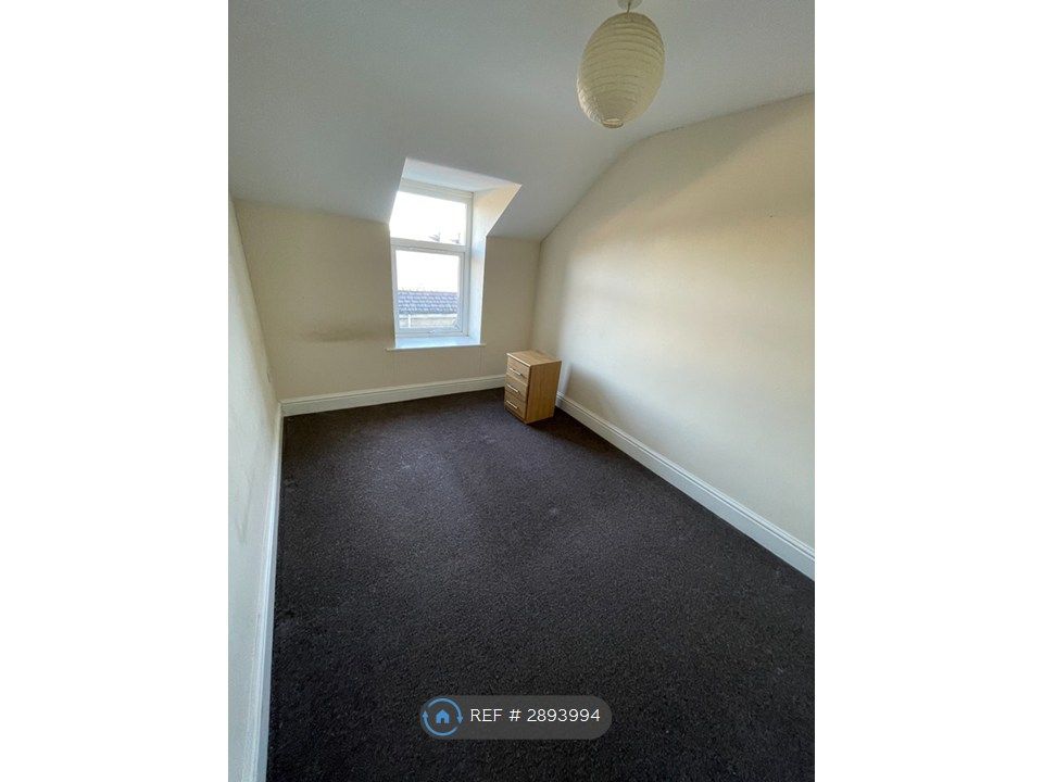 Property photo 2 of 3 Bedroom