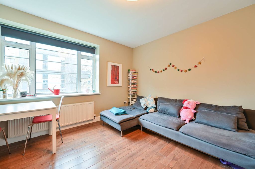 Property photo 3 of 9