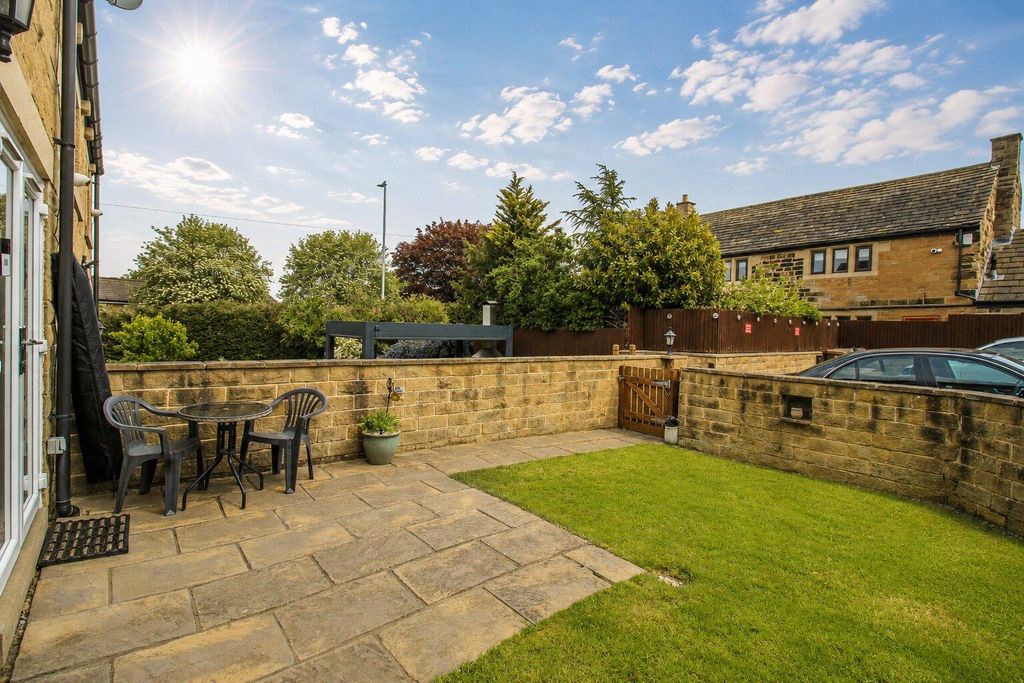 Property photo 2 of 14