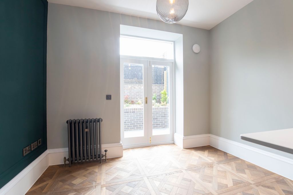 Property photo 2 of 8 Apt 1 St Annes-04