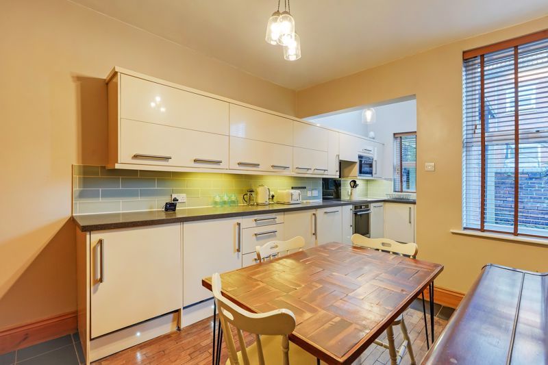 Property photo 2 of 25 Kitchen/ Dining