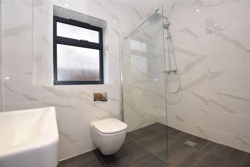 Property photo 3 of 7 Shower Room