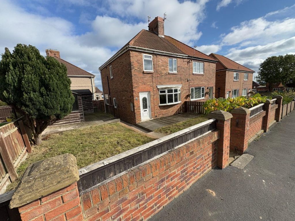 Property photo 1 of 17 Front