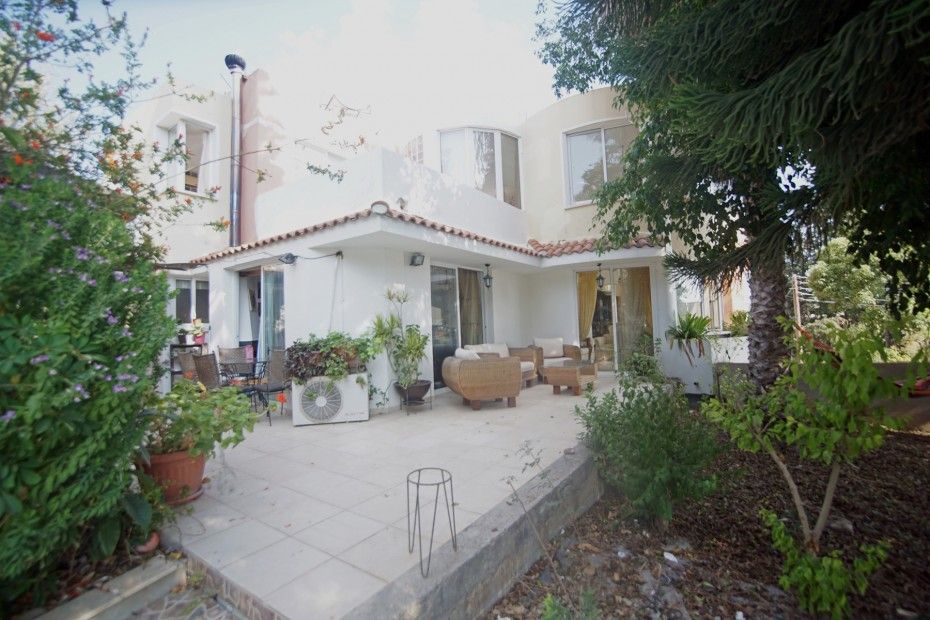 Property photo 1 of 28