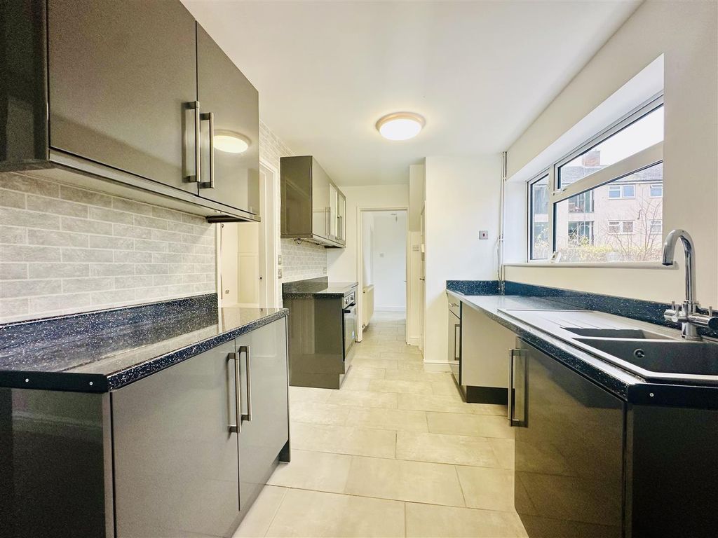 Property photo 1 of 13 Kitchen