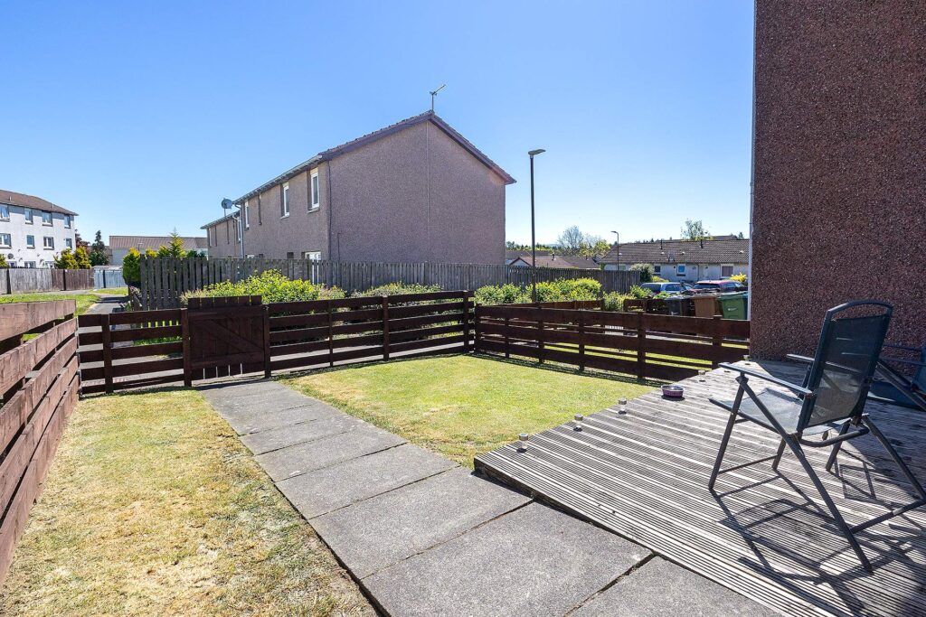 Property photo 2 of 23