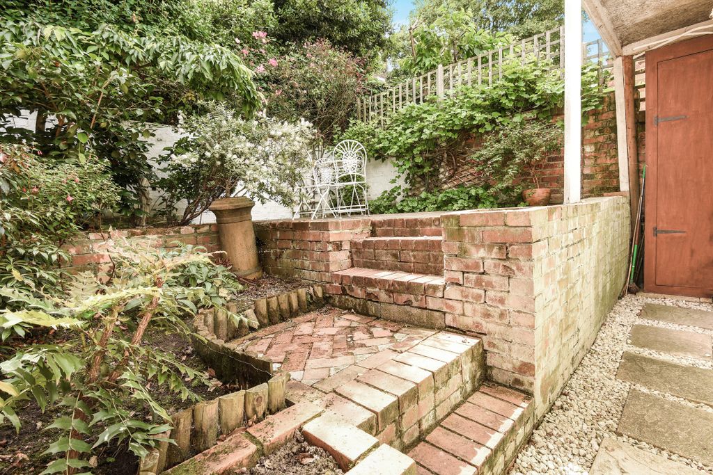 Property photo 3 of 9
