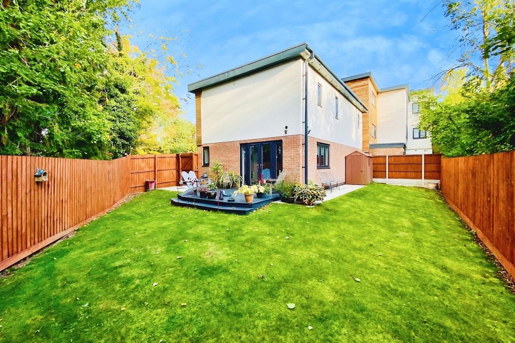 Property photo 2 of 26